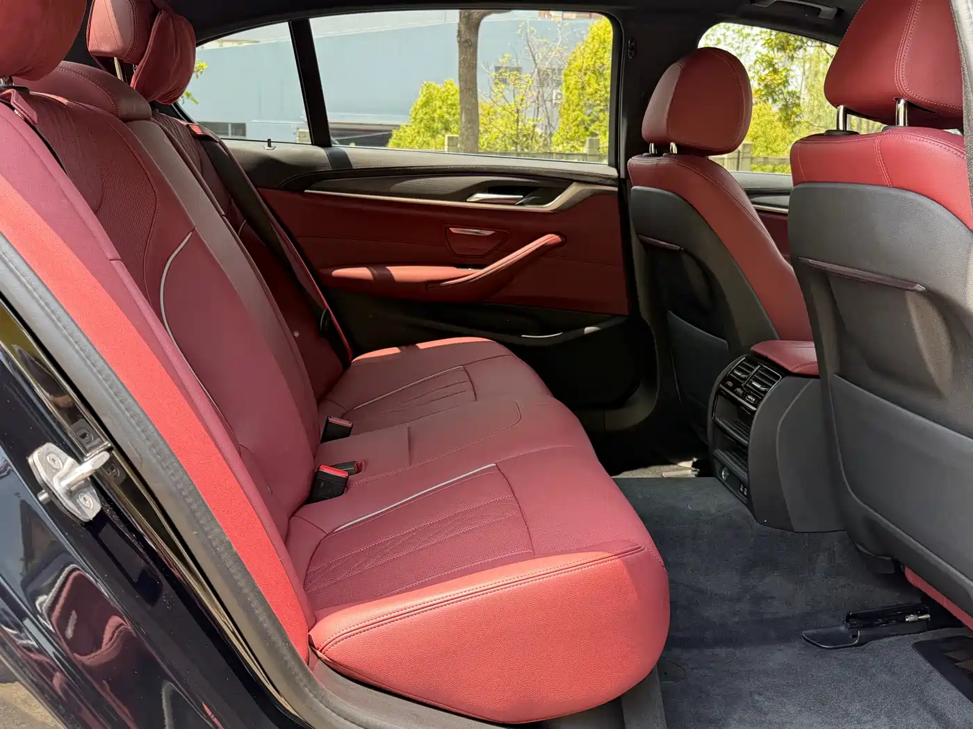 BMW 5 Series New Energy 2022 535Le M Sport Package фото 6