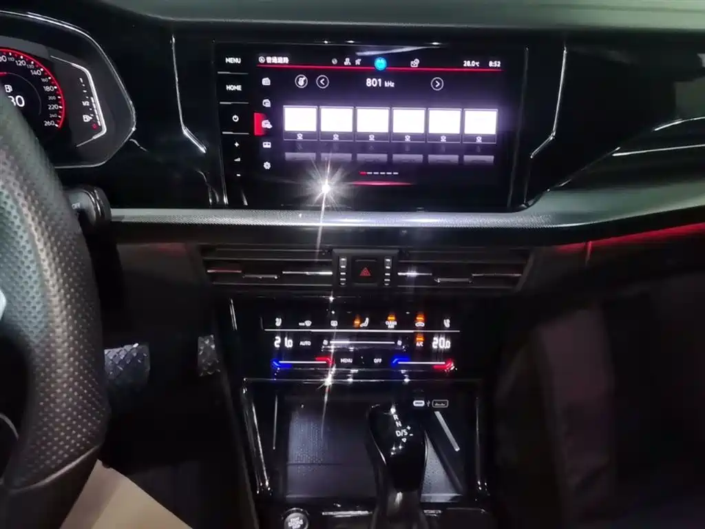 Volkswagen Passat 2023 330TSI Starlight Luxury Edition фото 13