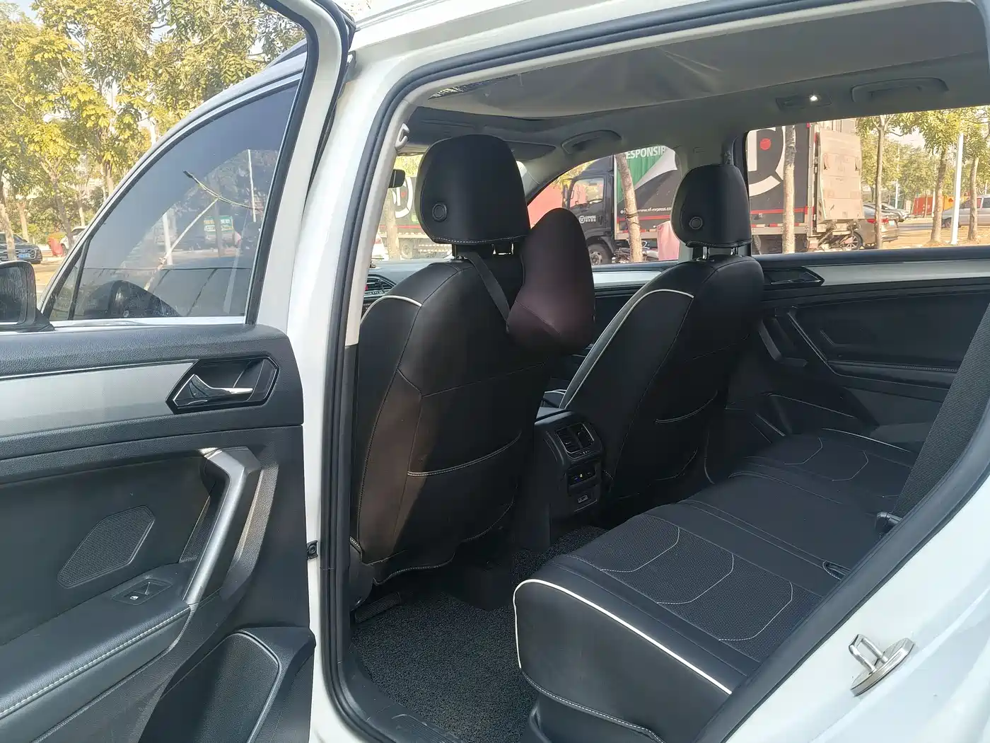 Volkswagen Tiguan L 2018 330TSI Automatic 2WD Luxury Edition фото 16