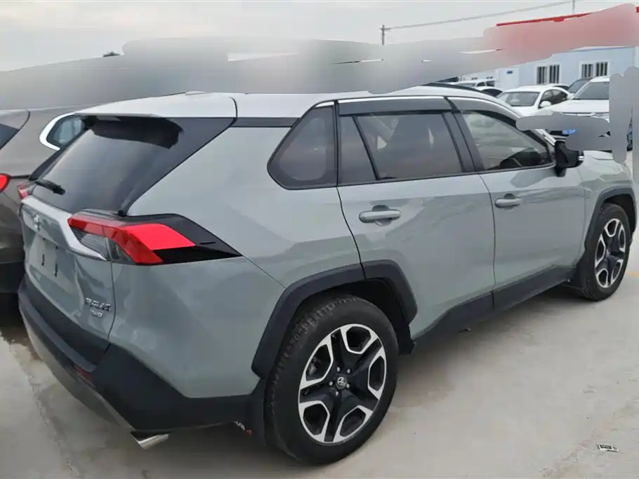 Toyota RAV4 Rongfang 2020 2.0L CVT 4WD Premium Edition фото 3
