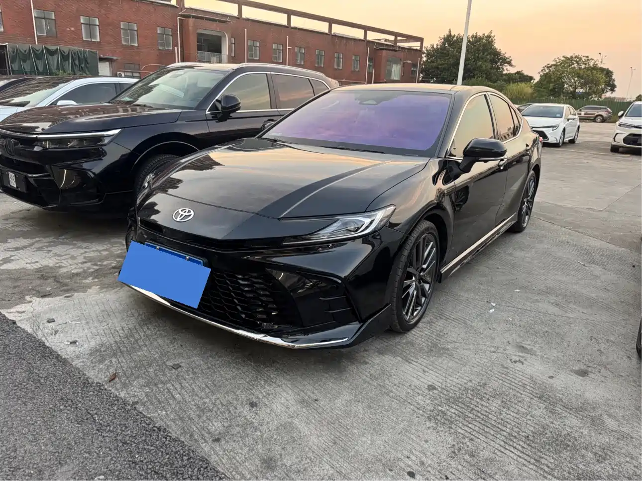 Фото 3 - Toyota Camry