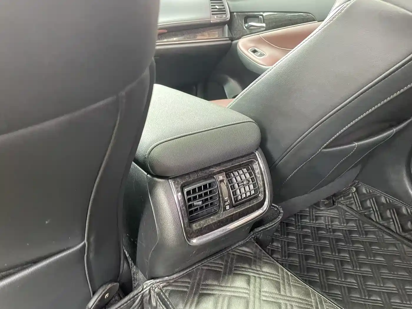 Toyota Crown 2018 2.0T Sport Edition фото 12