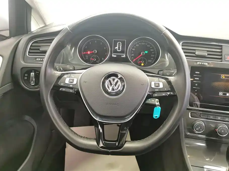 Volkswagen Golf 2020 200TSI DSG Comfort Progressive Edition фото 15