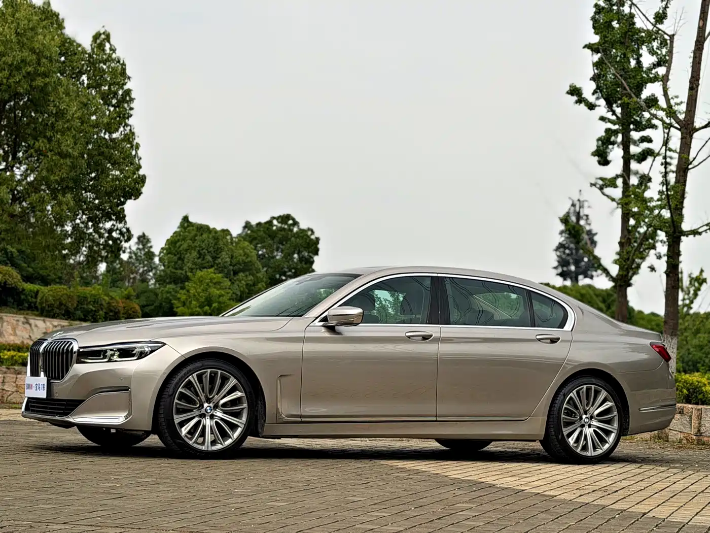 Photo 17 - BMW 7 Series