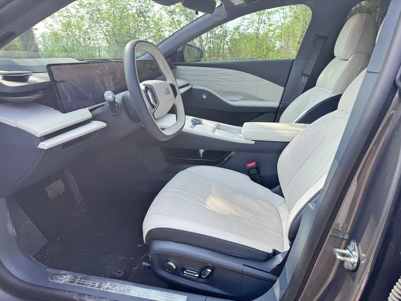 Geely Galaxy Galaxy E8 2024 665km RWD Starship Smart Driving Edition фото 4