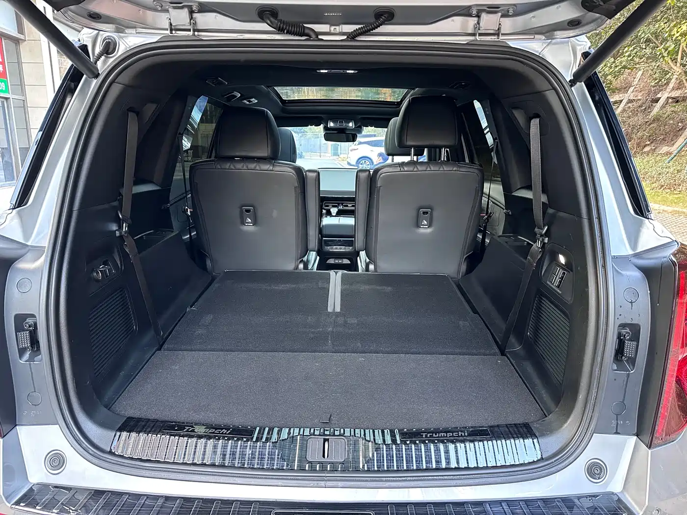 GAC Trumpchi Trumpchi GS8 2022 Dual Engine Series 2.0TM 2WD Premium Edition (6-Seater) фото 8