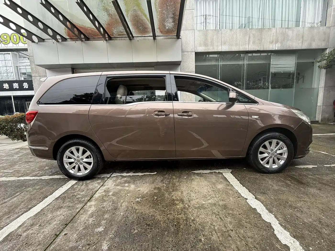Buick GL8 2018 28T Comfort China VI фото 4