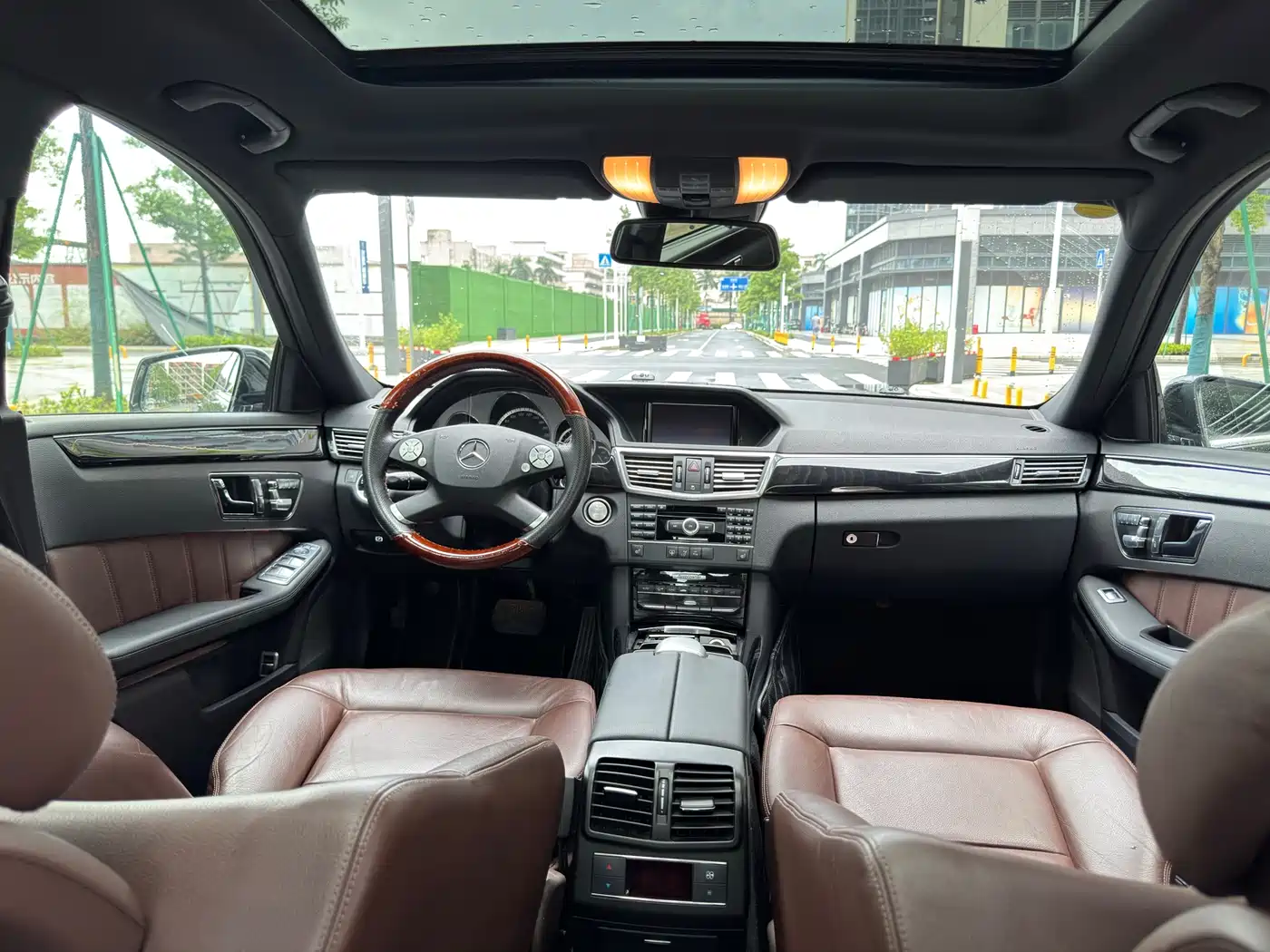 Mercedes-Benz E-Class 2011 E 300 L Elegance фото 12