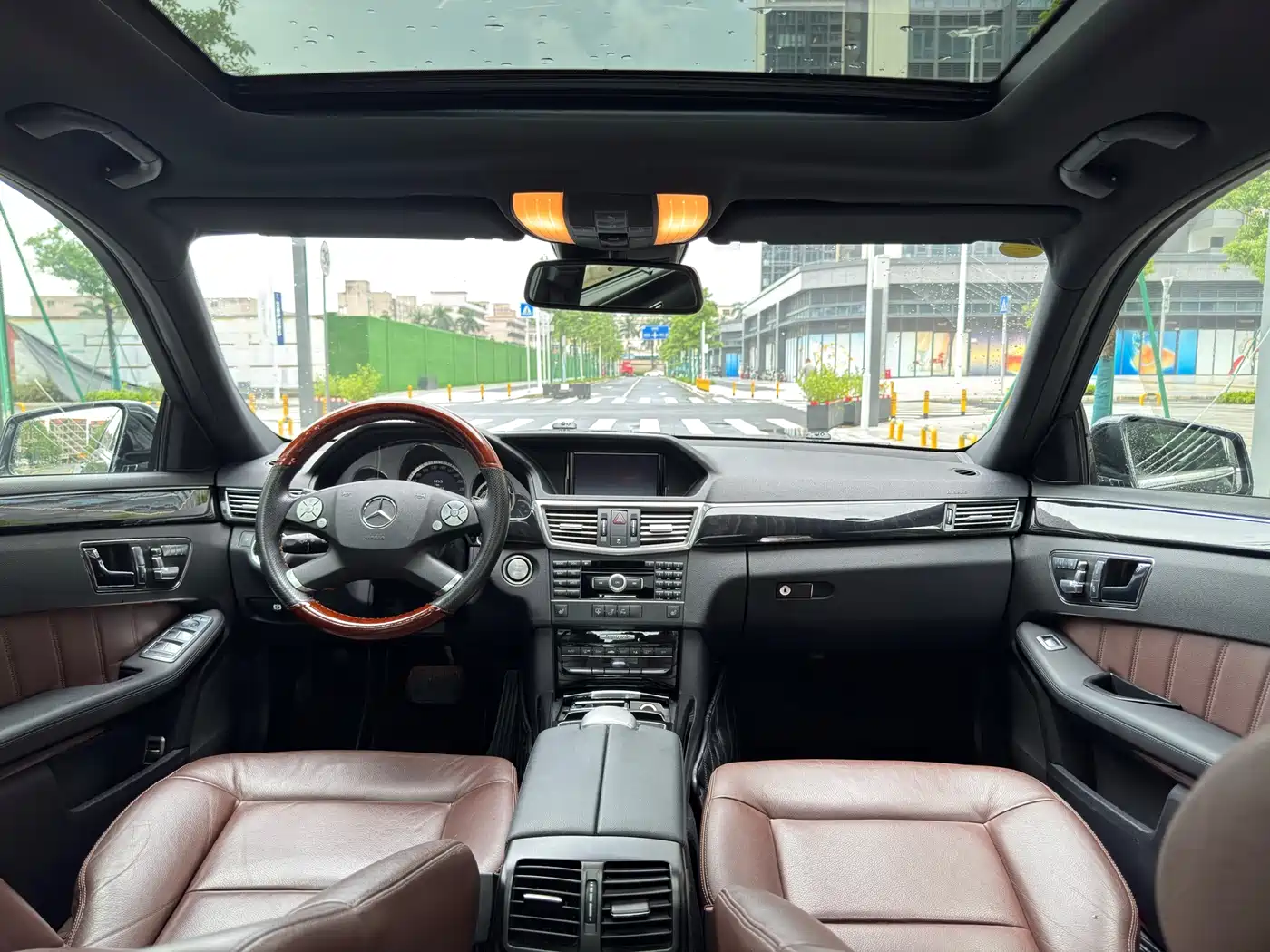 Mercedes-Benz E-Class 2011 E 300 L Elegance фото 11