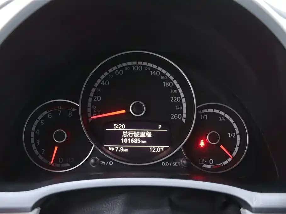 Volkswagen Beetle 2014 1.2TSI Fashion Edition фото 8