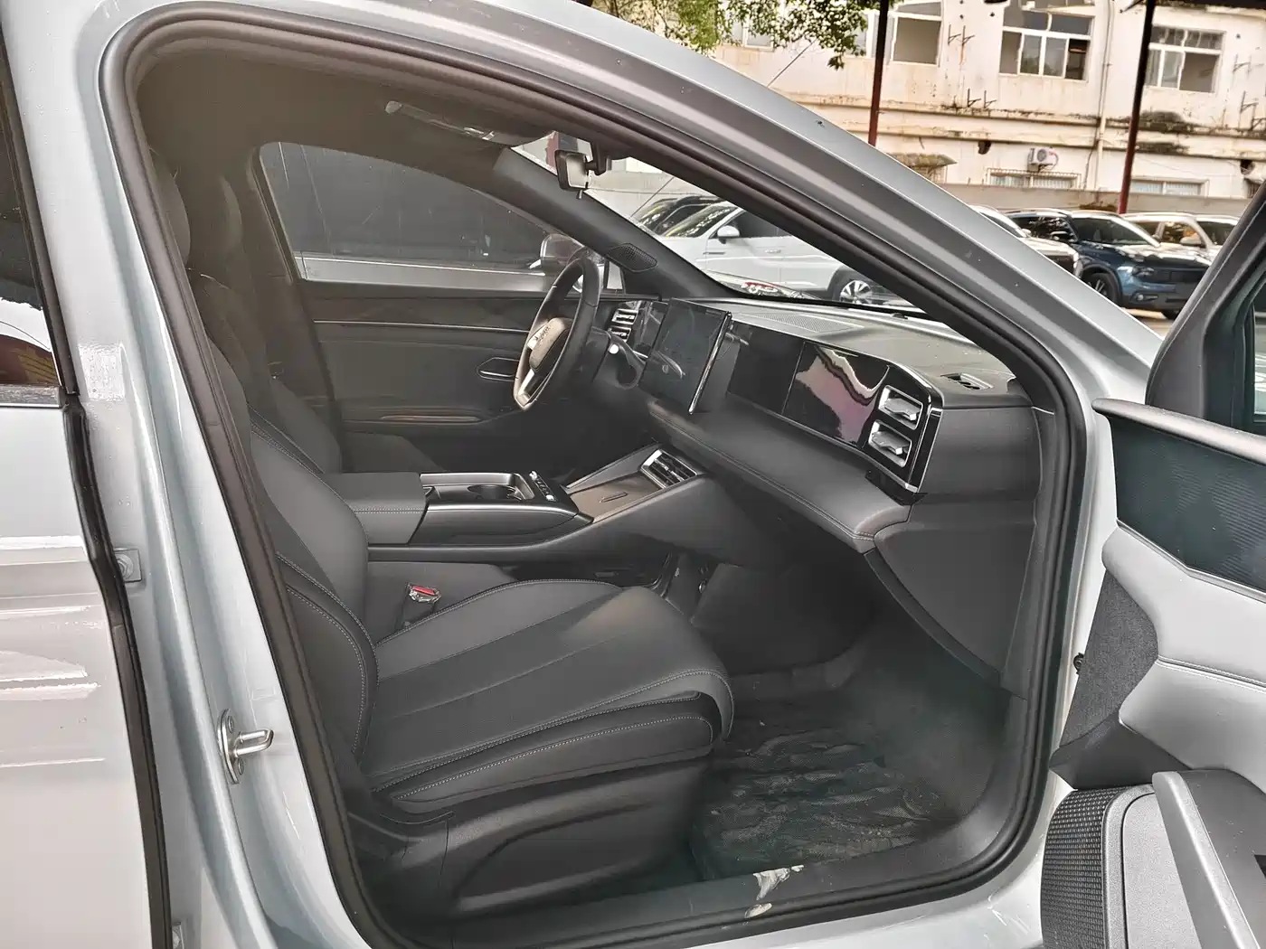 BYD Qin L 2026 DM-i 128KM Progressive фото 7