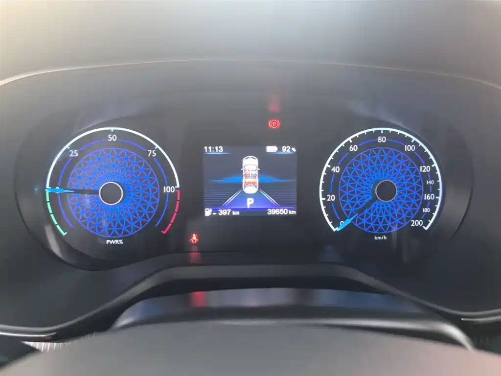 Hongqi E-QM5 2022 431km Charging Enjoyment Edition фото 12