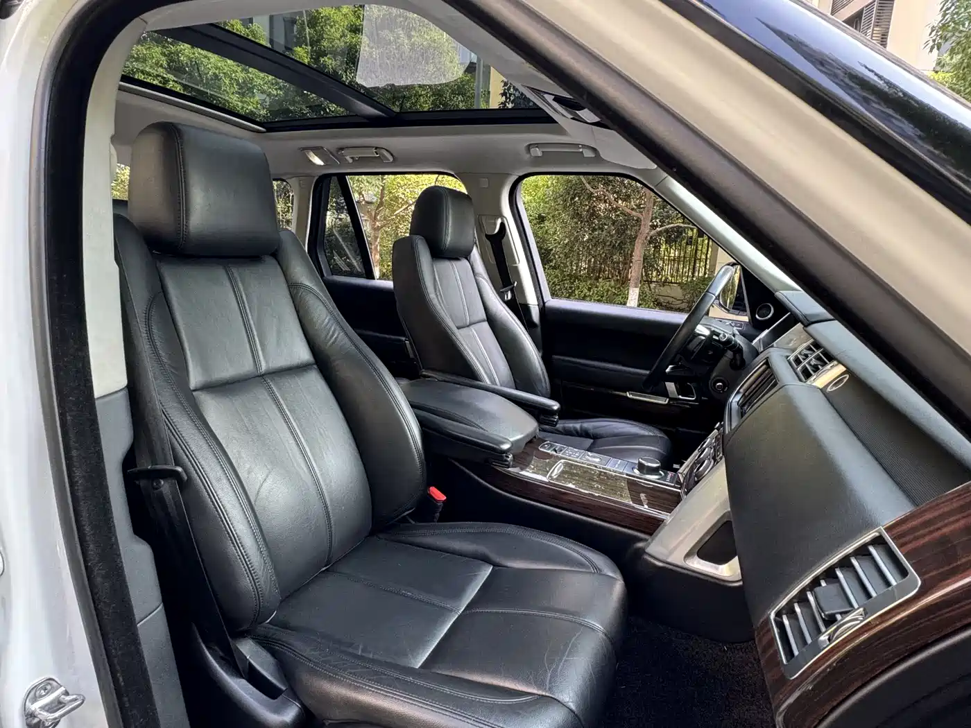 Land Rover Range Rover 2015 3.0 TDV6 Vogue фото 10