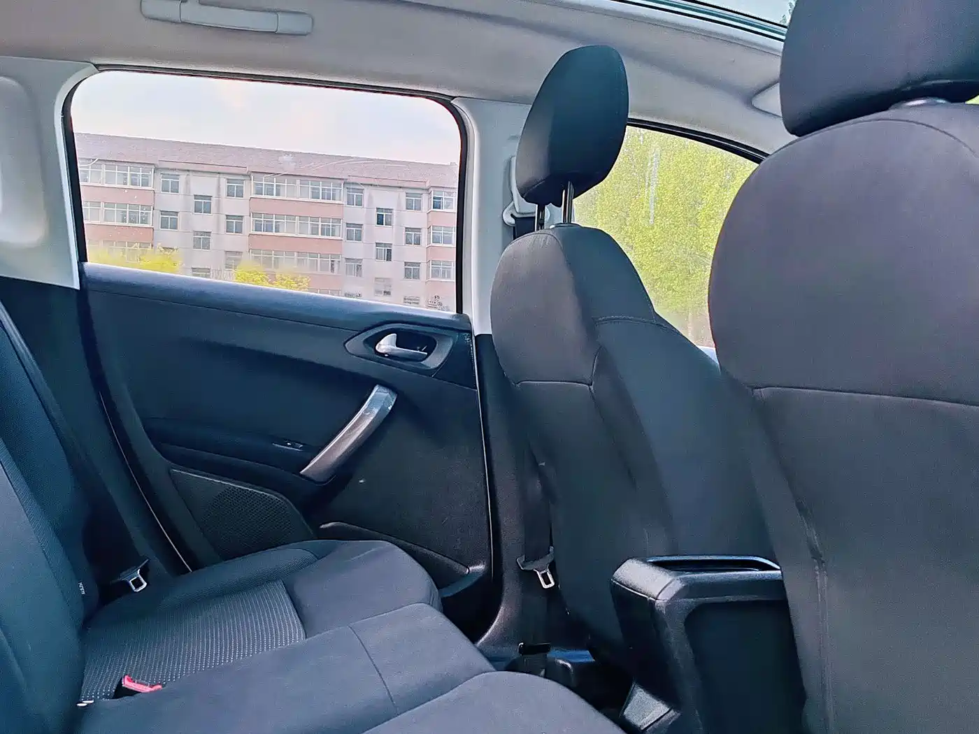 Peugeot 2008 2014 1.6L Automatic Fashion Edition фото 24