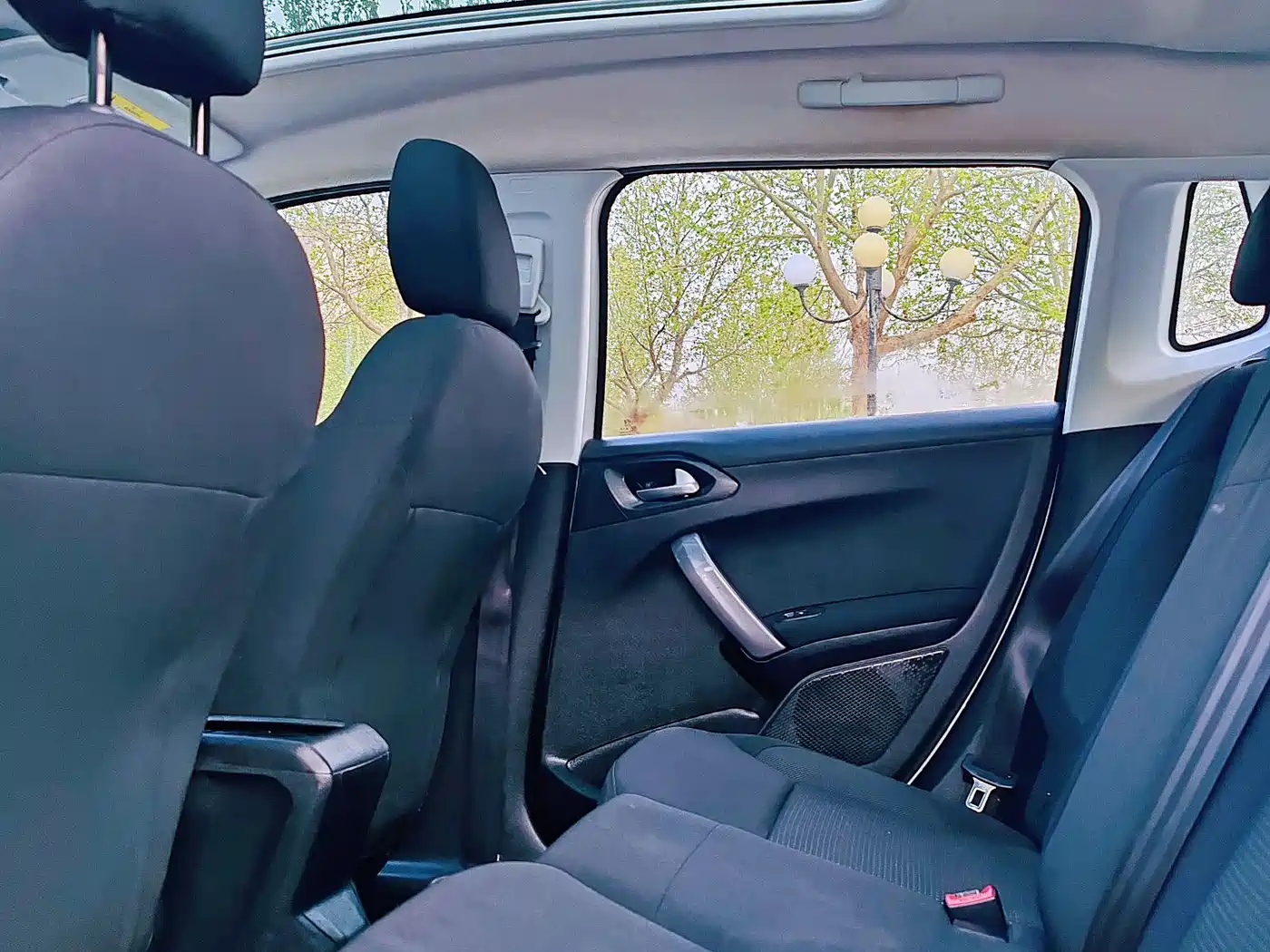 Peugeot 2008 2014 1.6L Automatic Fashion Edition фото 23
