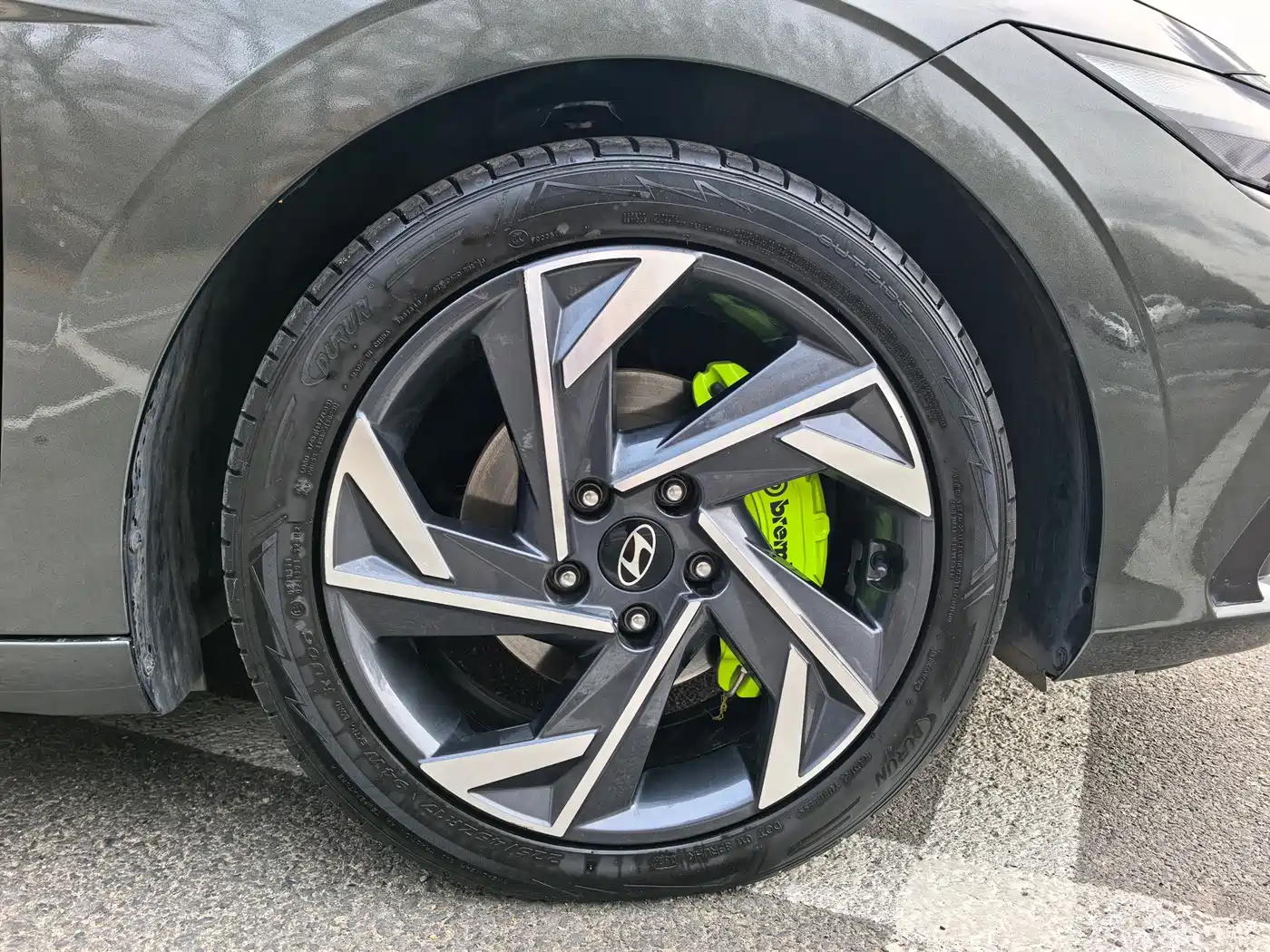 Hyundai Elantra 2023 Model 1.5L CVT LUX Premium Edition фото 6