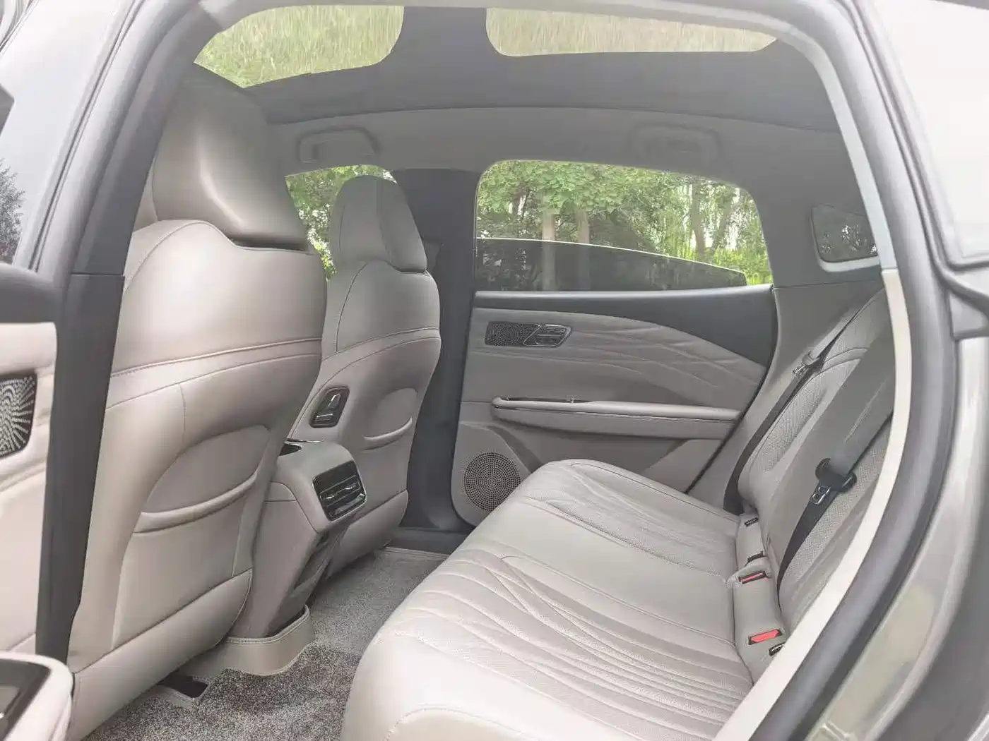 Geely Galaxy Galaxy Xingyao 8 2025 2025 130km EM-i Premium Edition