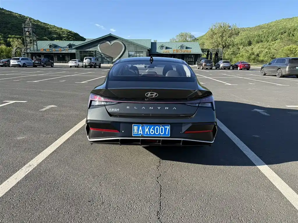 Hyundai Elantra 2023 1.5L CVT TOP Flagship Edition фото 5
