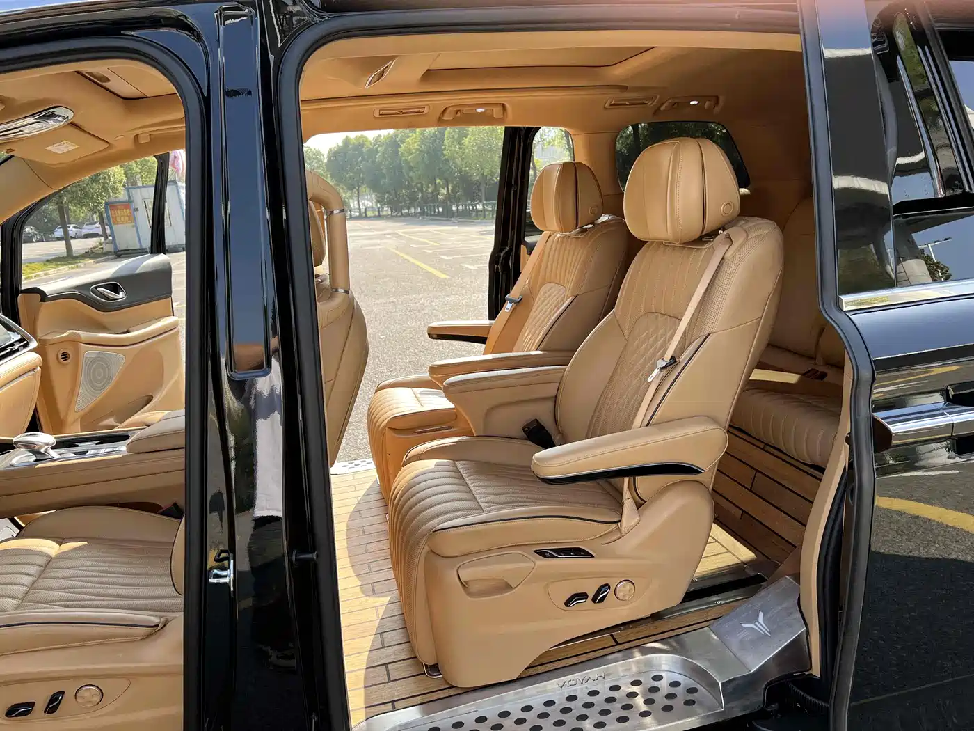 Voyah Auto Voyah Dreamer 2022 Low-carbon Dream+Smart Package фото 12