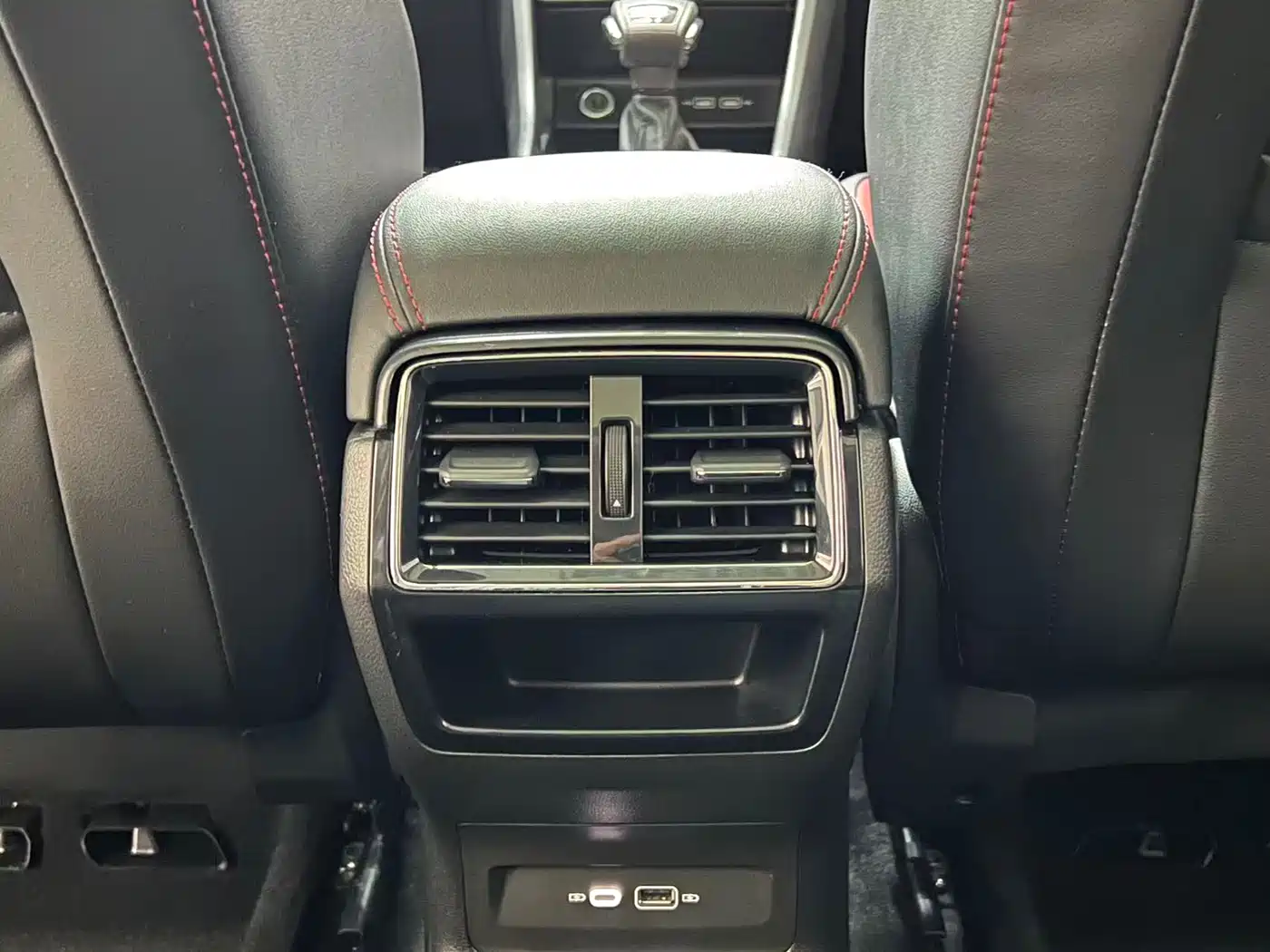 Škoda Karoq 2023 TSI280 Luxury Edition фото 8
