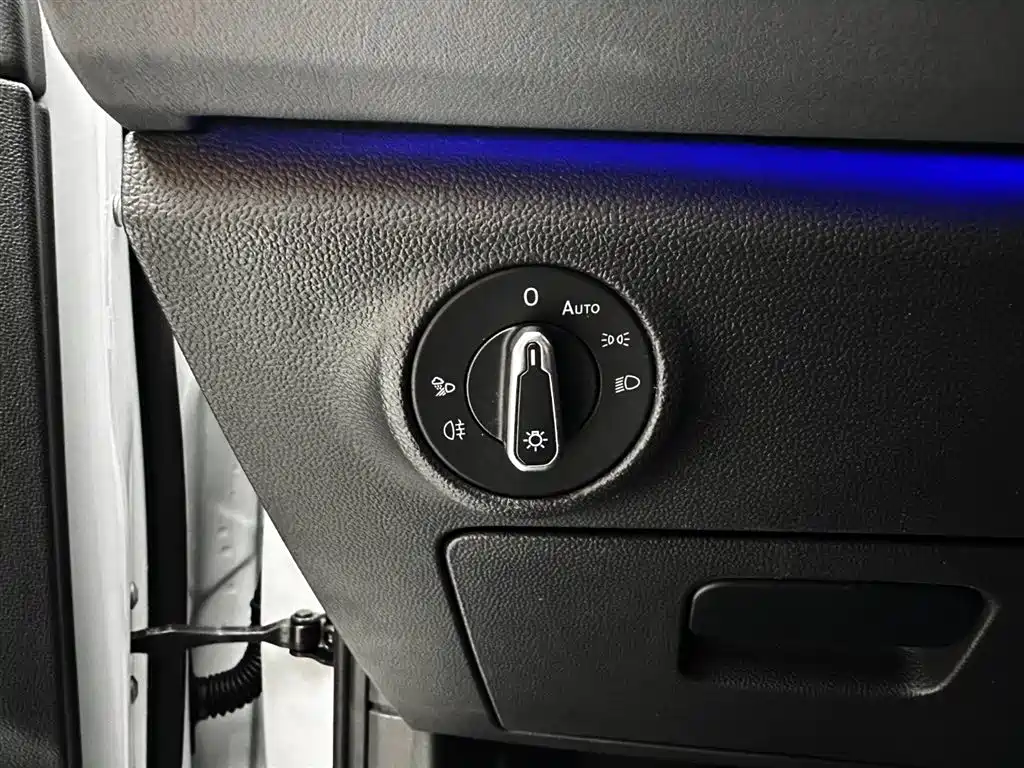 Volkswagen Sagitar 2023 Model Year 280TSI DSG Surpass Edition фото 18