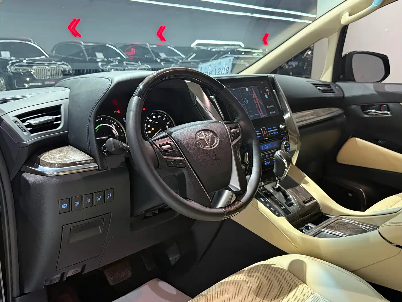 Toyota Vellfire 2021 Crown Hybrid 2.5L HV Premium Edition фото 6