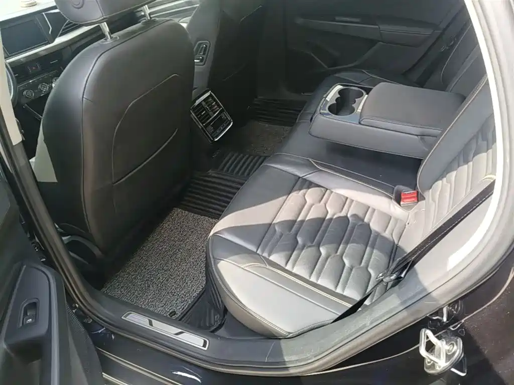 Volkswagen Passat New Energy 2019 430PHEV Hybrid Elite Edition фото 17
