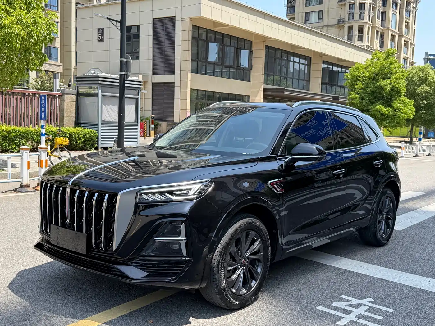 Hongqi HS5 2023 2.0T Flag Enjoy Pro Edition