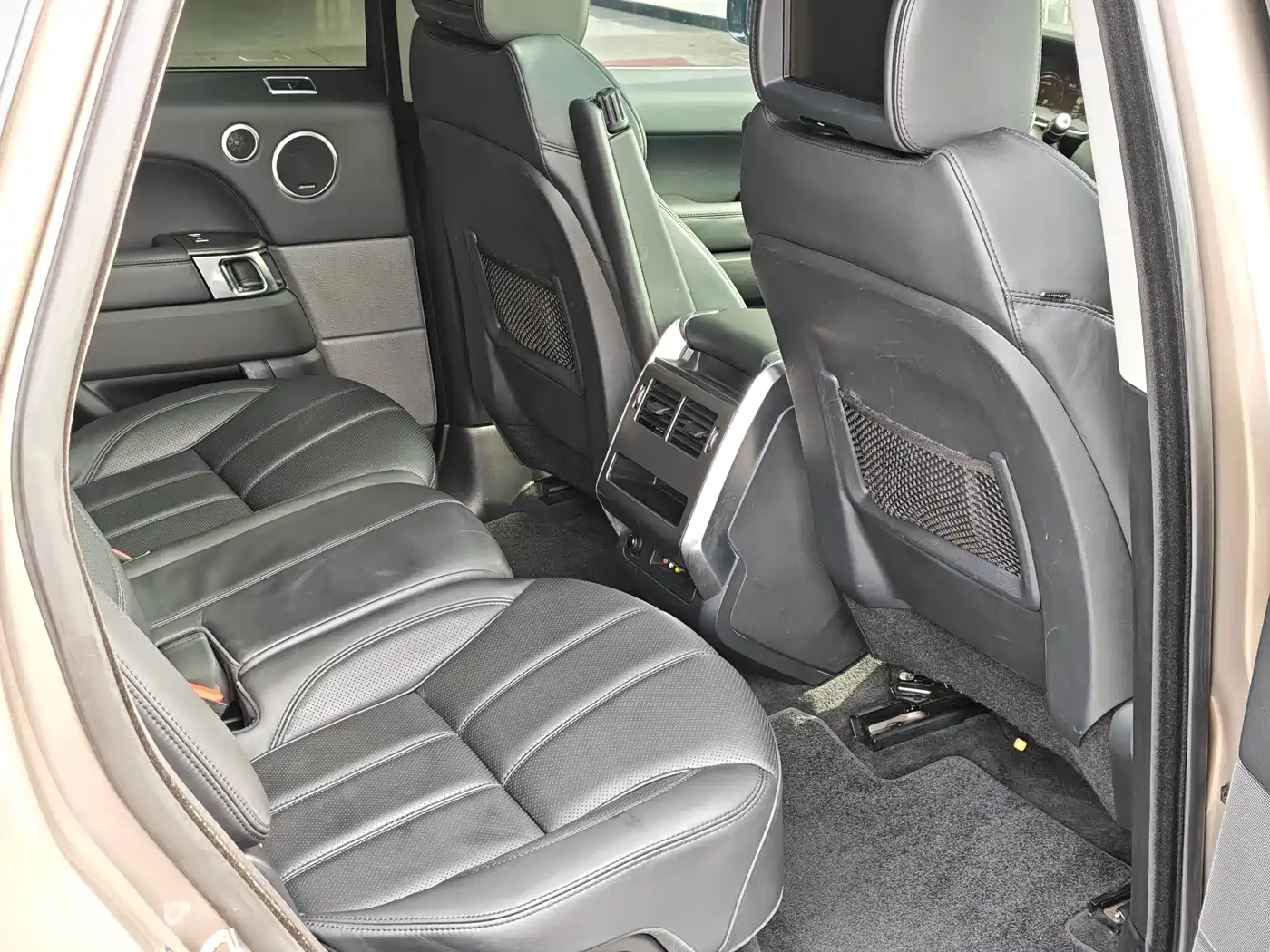 Land Rover Range Rover Sport 2016 Model 3.0 SC V6 HSE фото 7