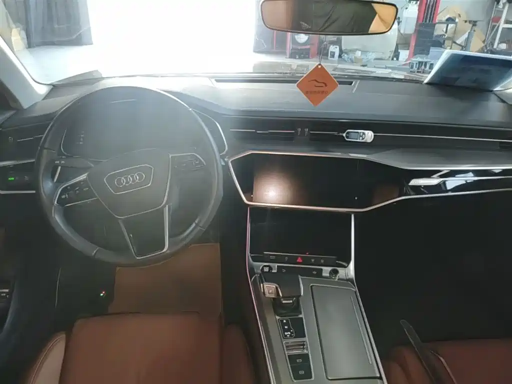 Audi A6L 2021 45 TFSI Exclusive Elegance фото 10
