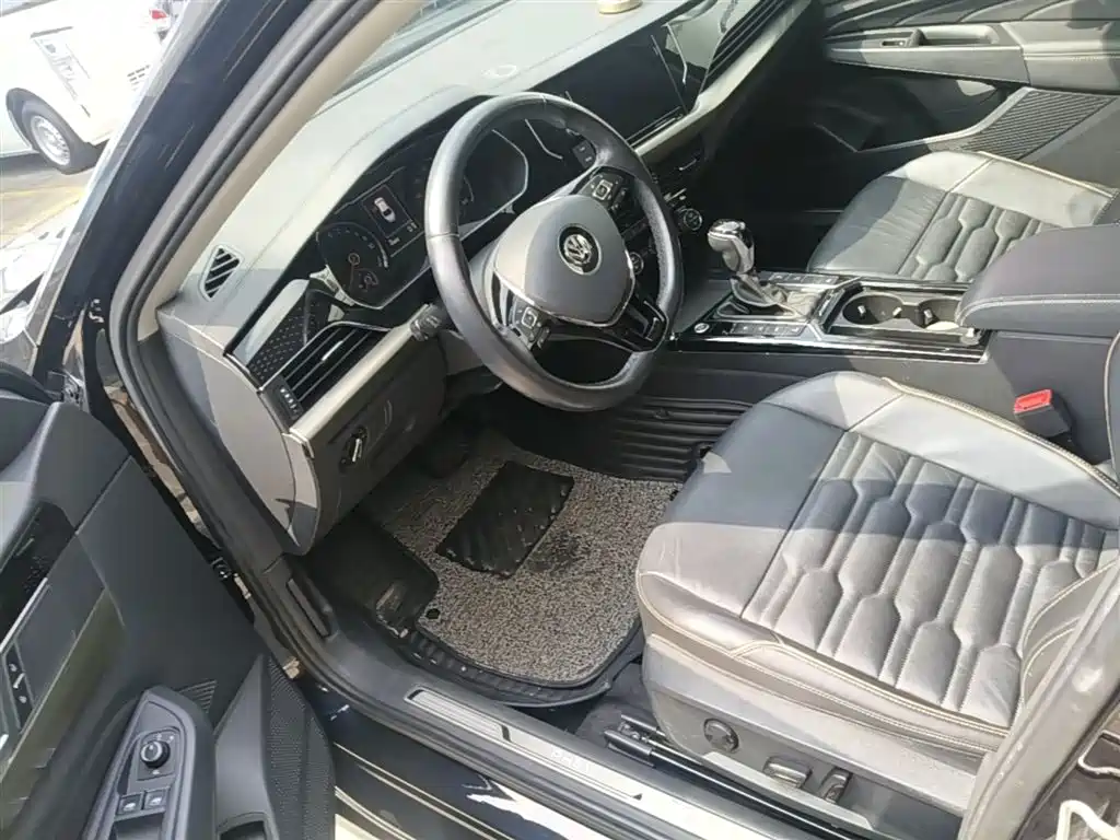 Volkswagen Passat New Energy 2019 430PHEV Hybrid Elite Edition фото 15