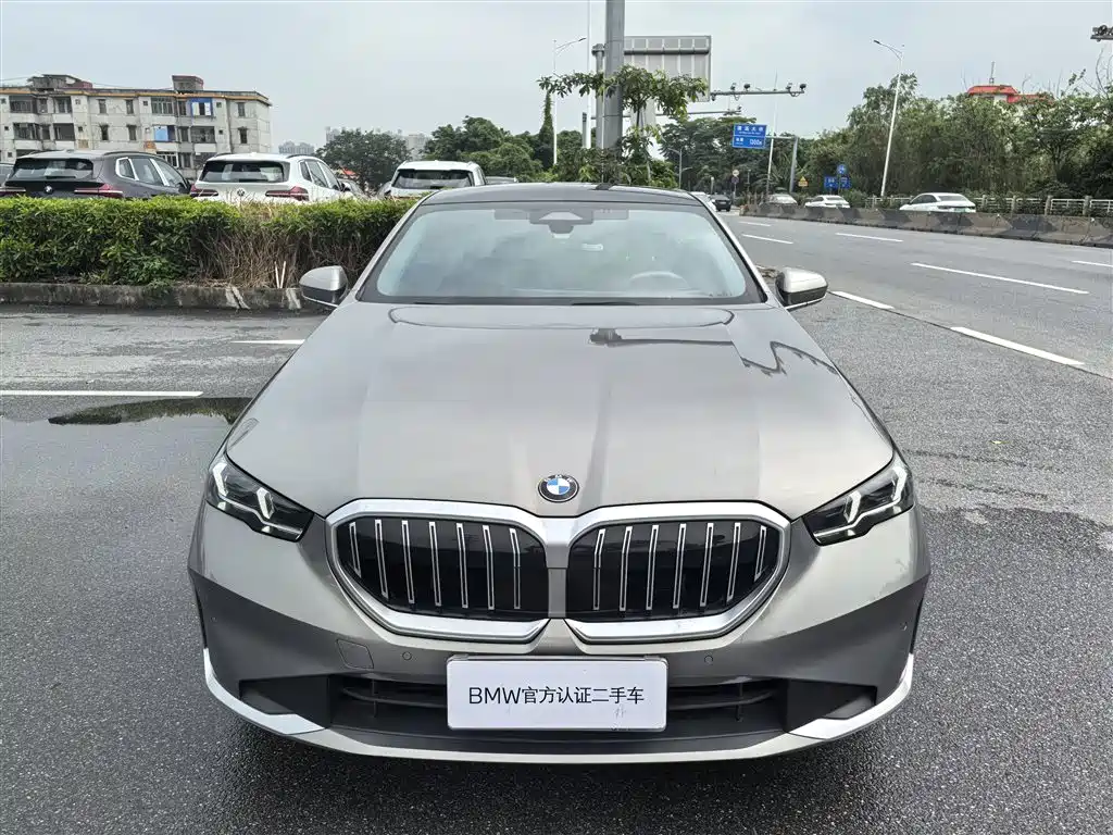 BMW 5 Series 2024 525Li Luxury Package фото 2