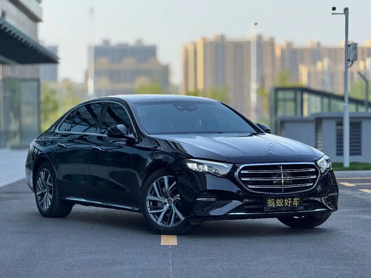Mercedes-Benz E-Class 2024 E 300 L Fashion фото 3