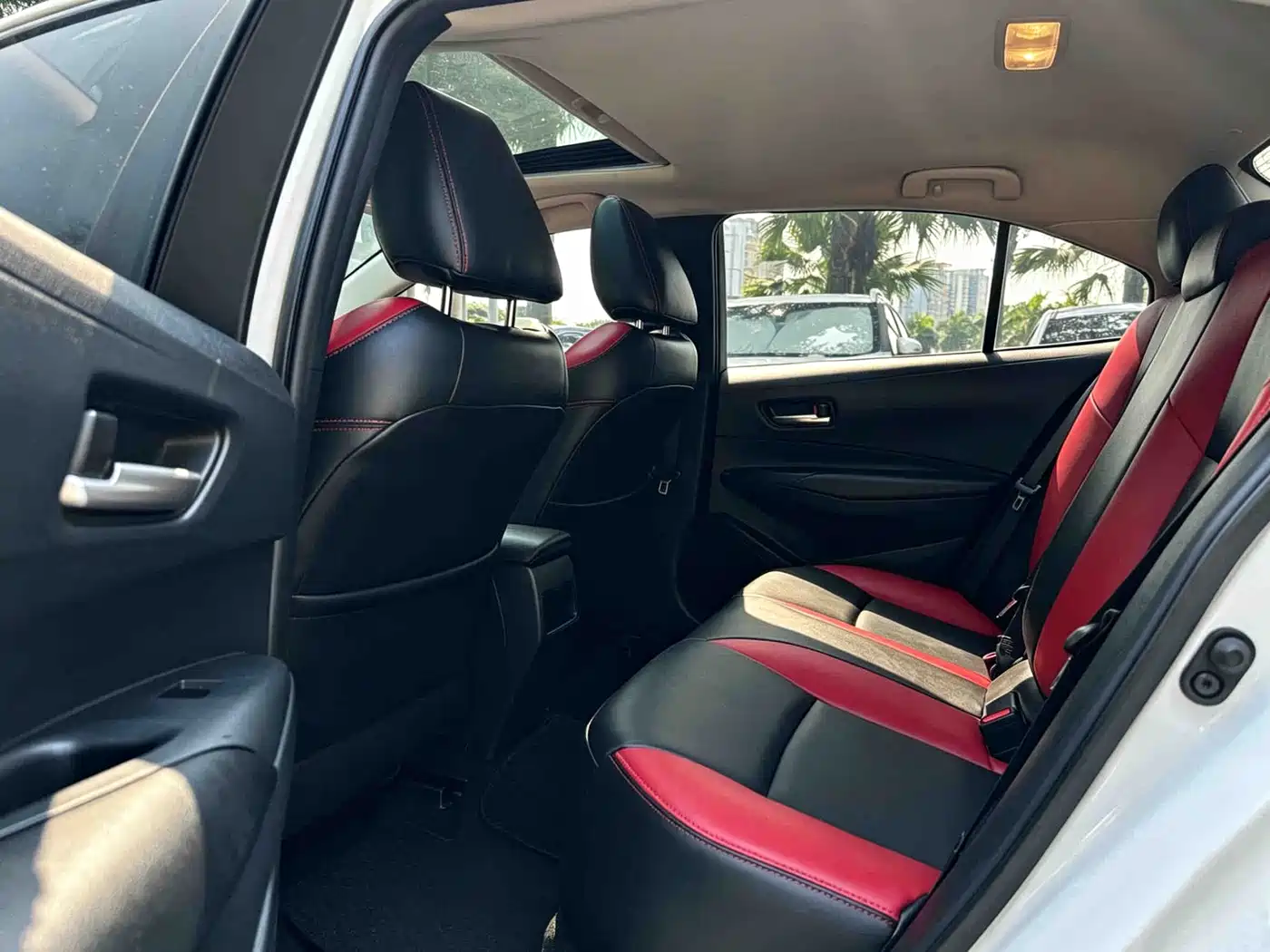 Toyota Corolla 2021 1.2T S-CVT Elite PLUS Edition фото 10