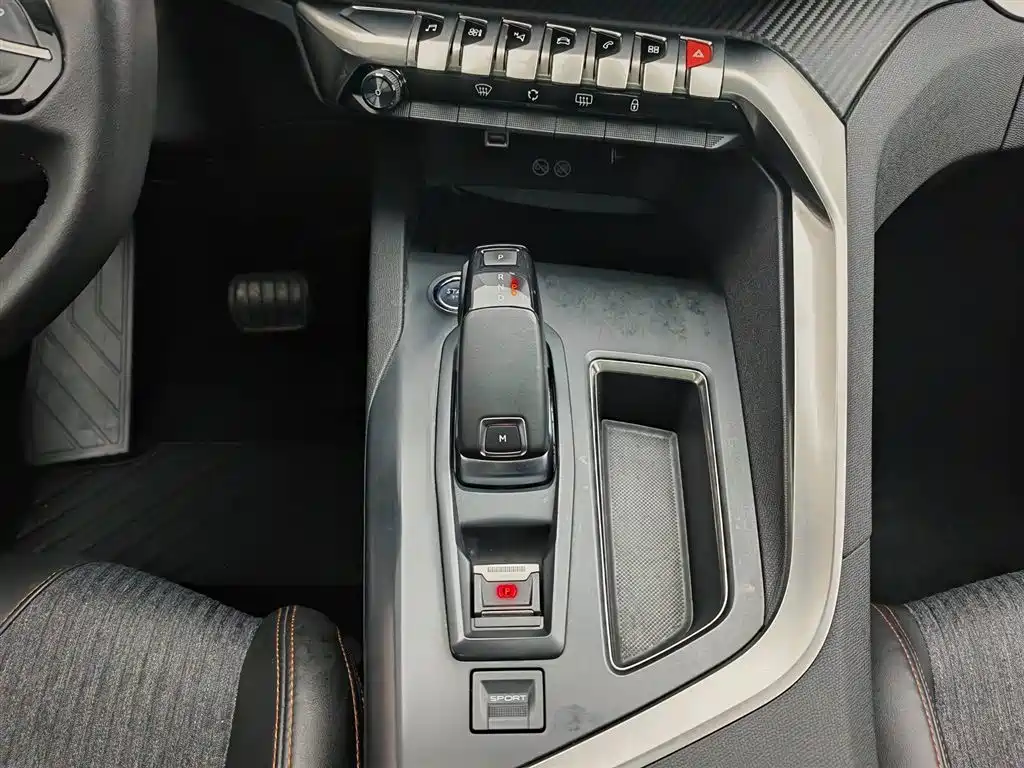 Peugeot 5008 2017 380THP 7-seat Elite Edition фото 13