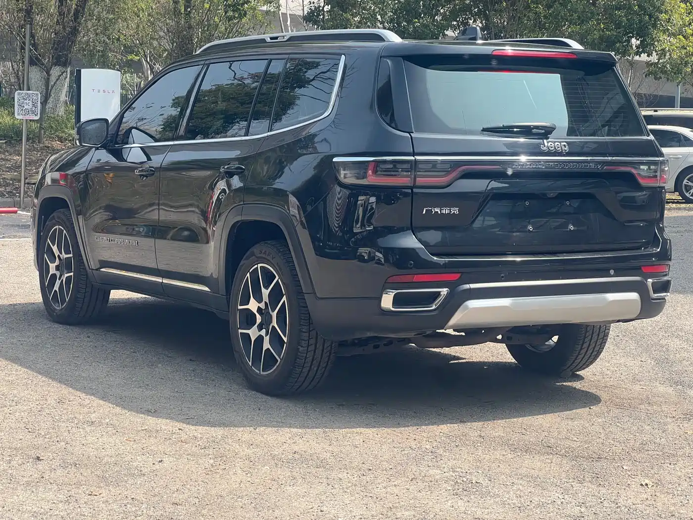 JEEP GRAND COMMANDER