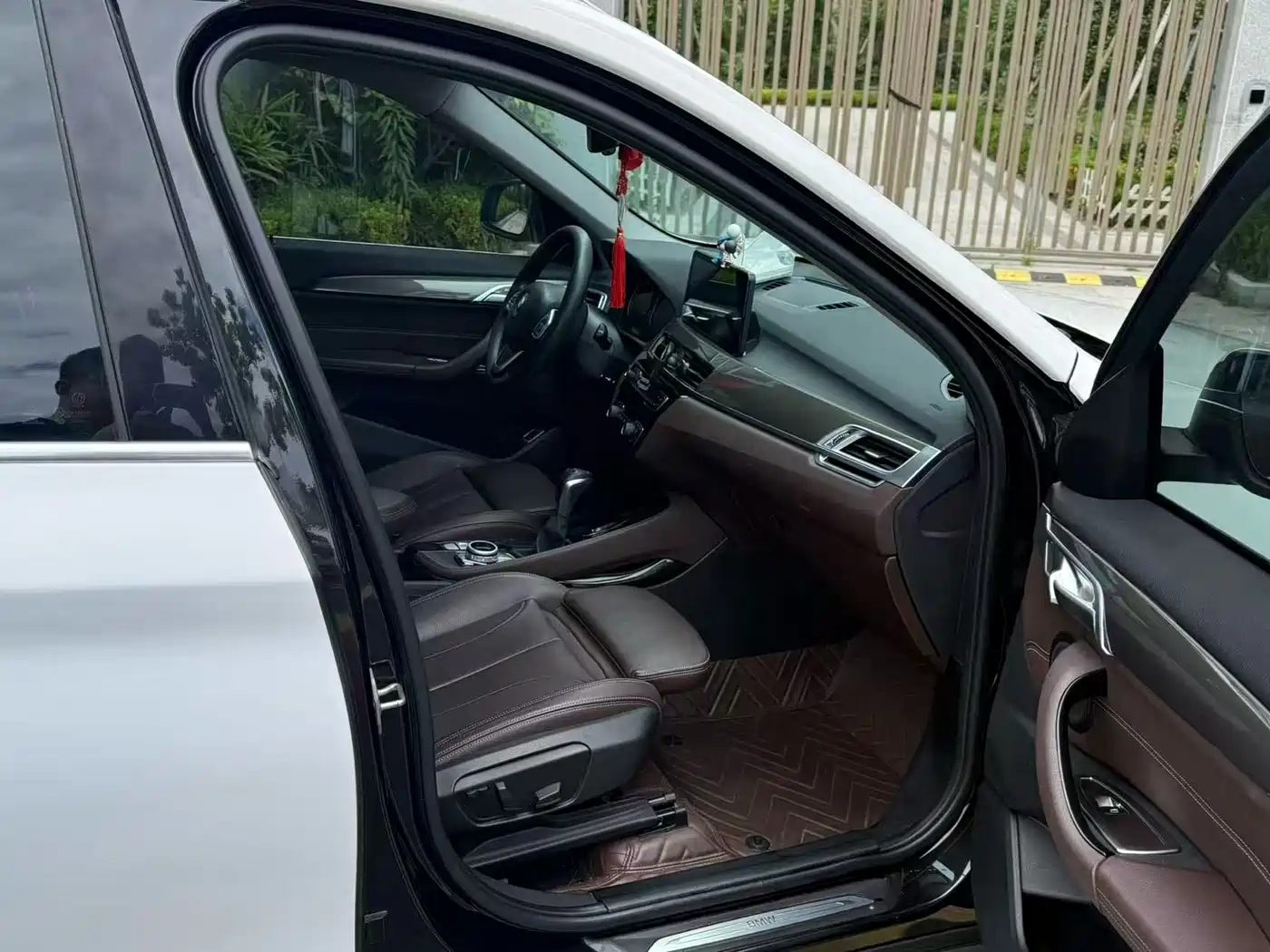 BMW X1 2018 sDrive18Li Premium Model фото 5