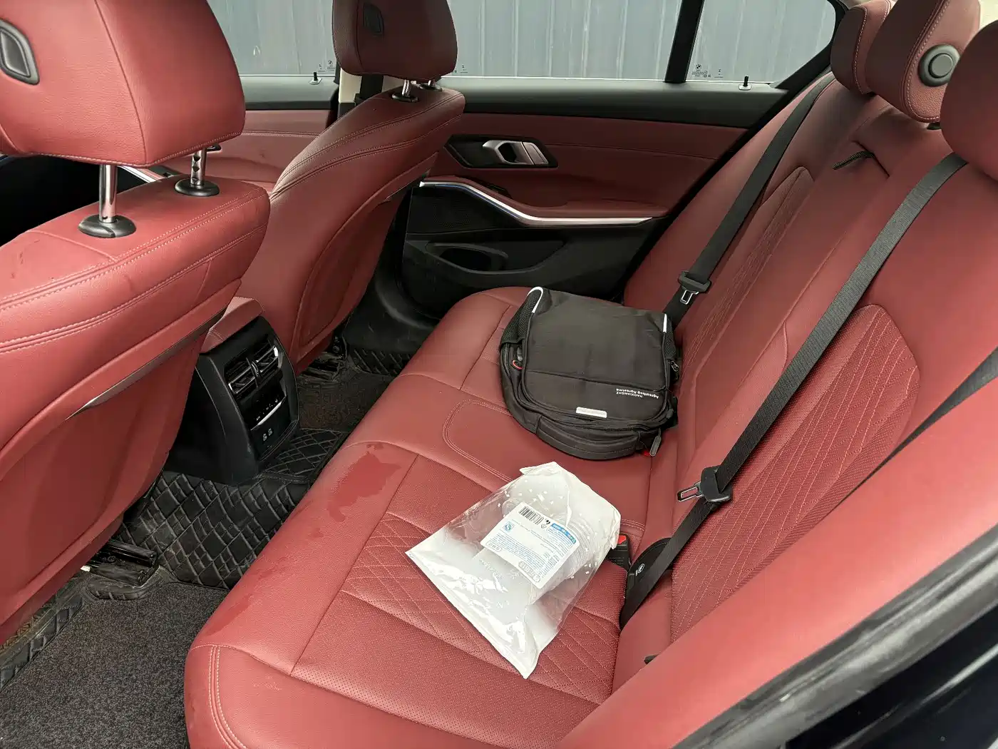 BMW 3 Series 2024 325i M Sport Shadowline Package фото 6