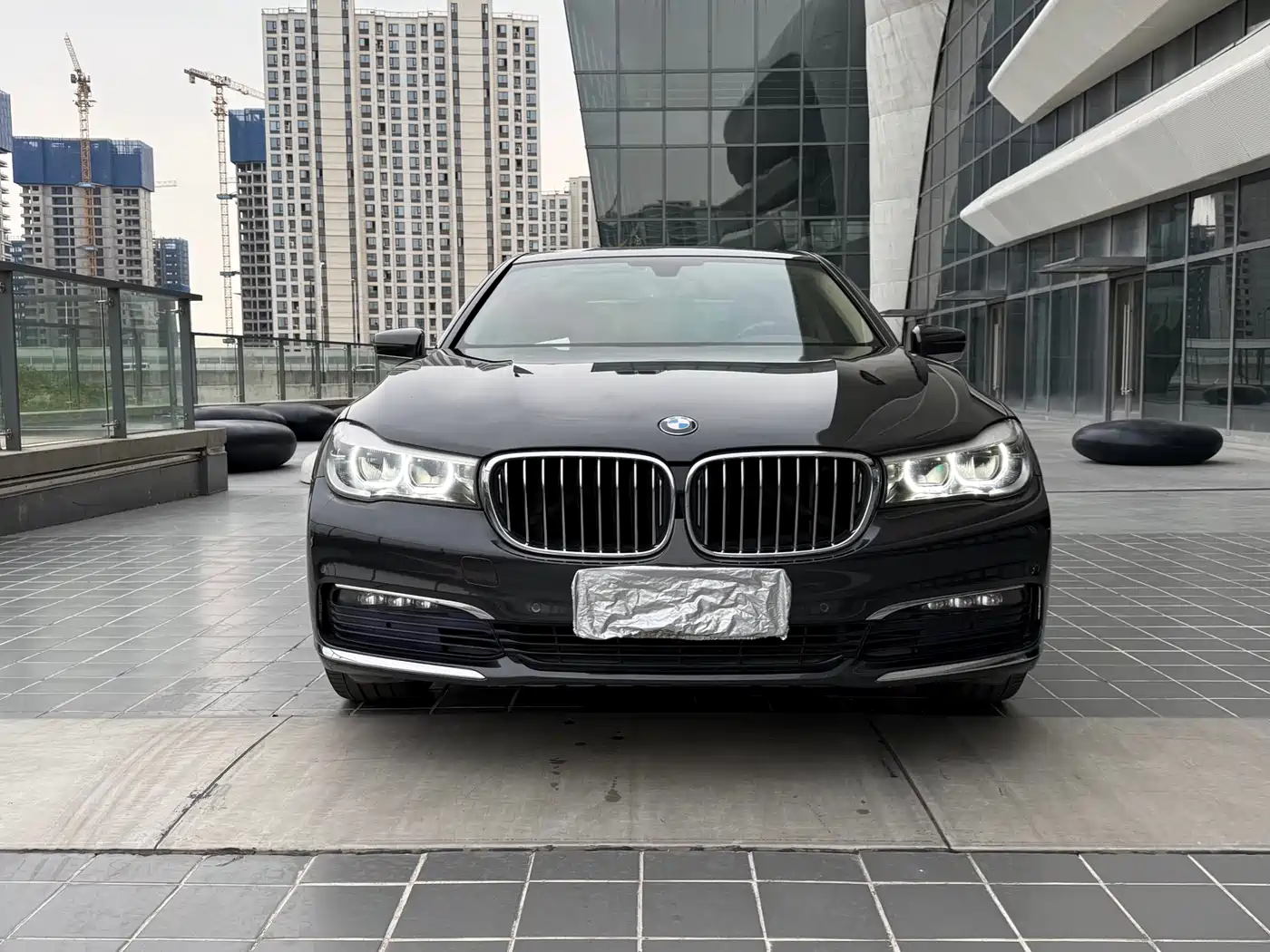 BMW 7 Series 2017 730Li Leading Edition фото 4