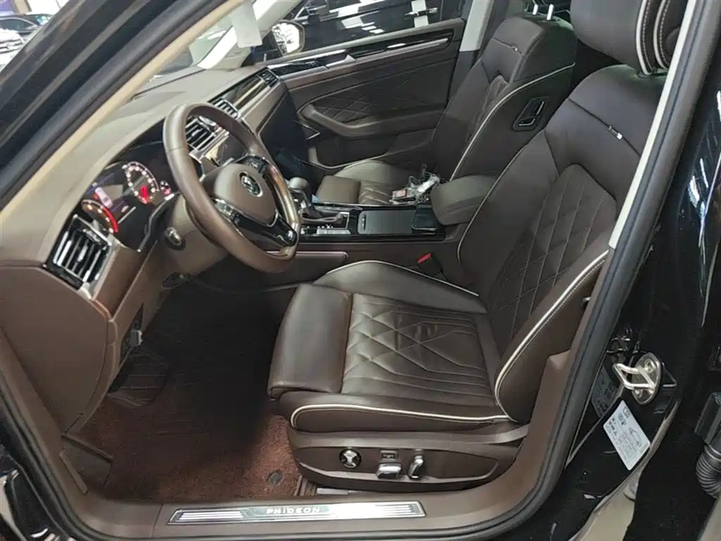 Volkswagen Phideon 2021 380TSI Premium Edition фото 15