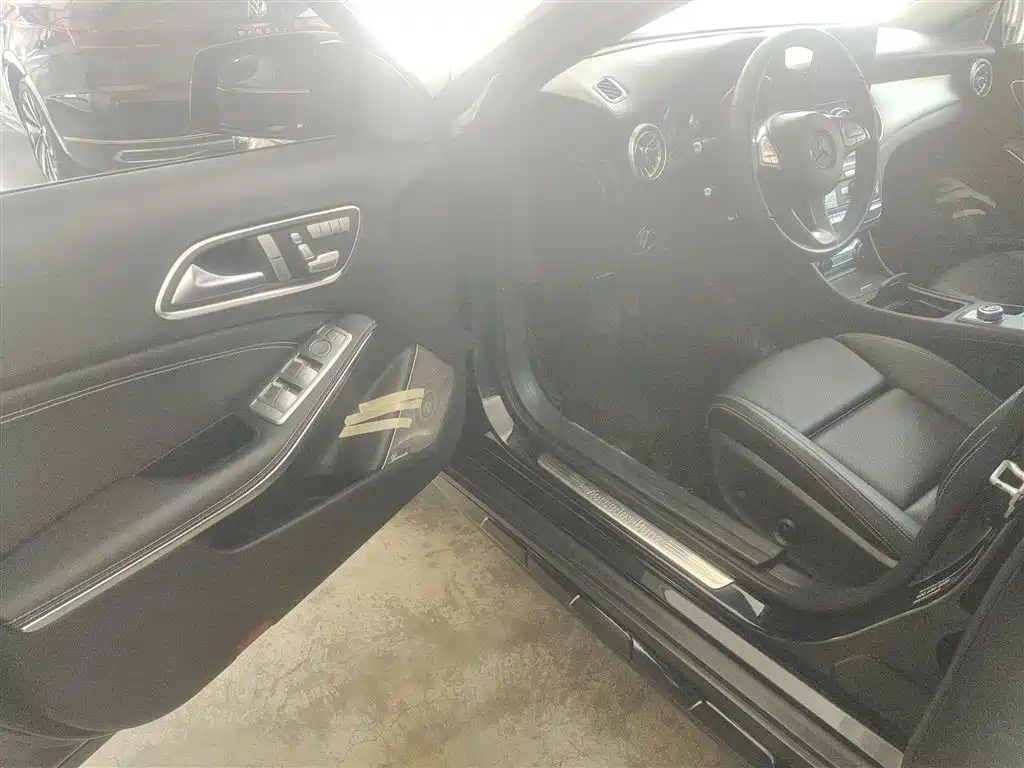 Mercedes-Benz GLA 2016 GLA 220 4MATIC Fashion фото 12
