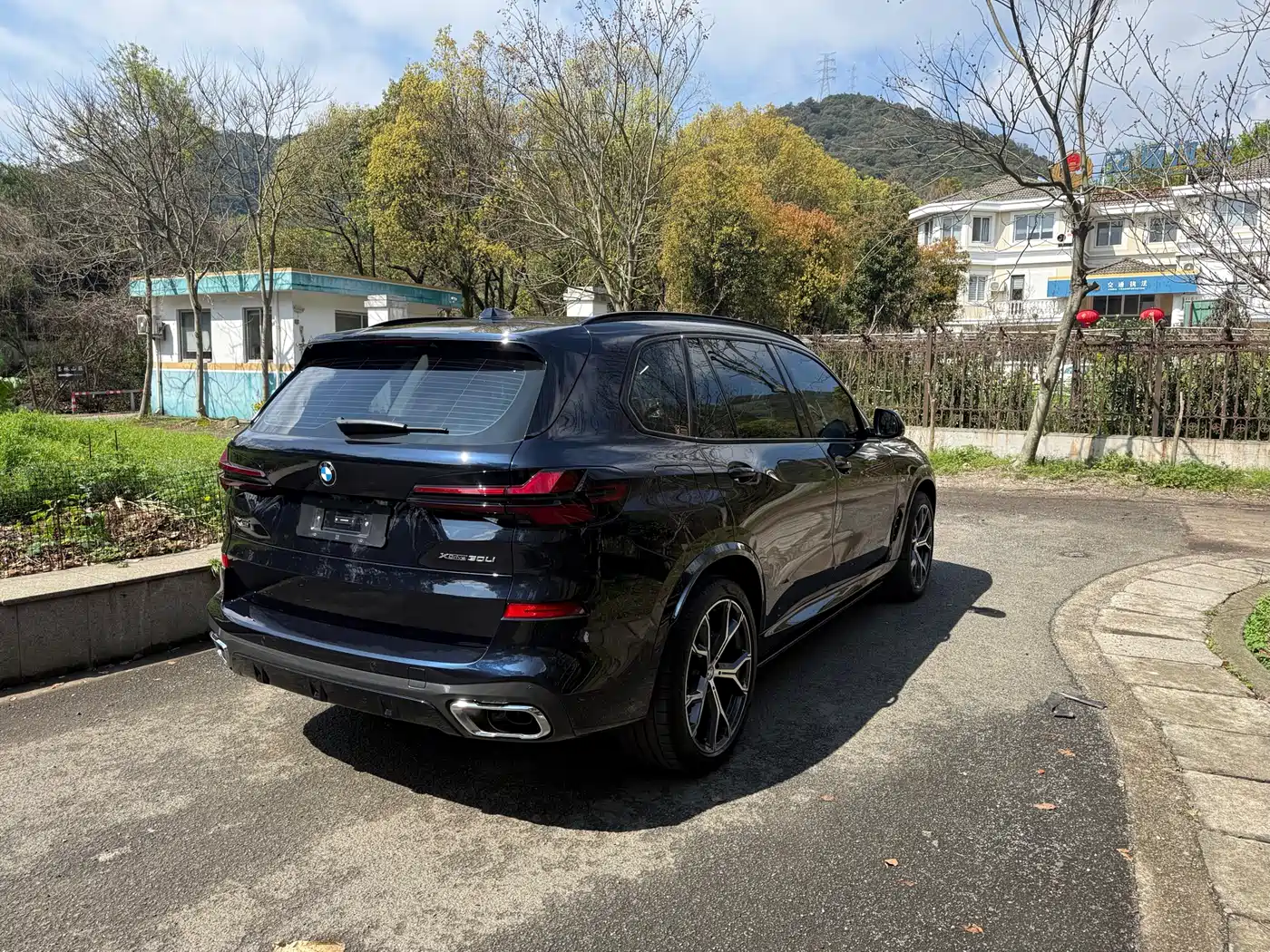 BMW X5 2025 Model xDrive 30Li Exclusive M Sport Blackout Package фото 9