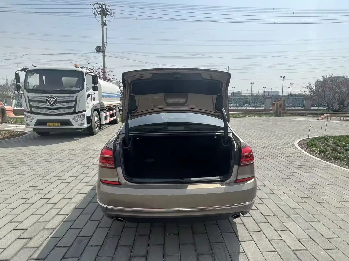 Volkswagen Passat 2016 330TSI DSG Honor Edition фото 8