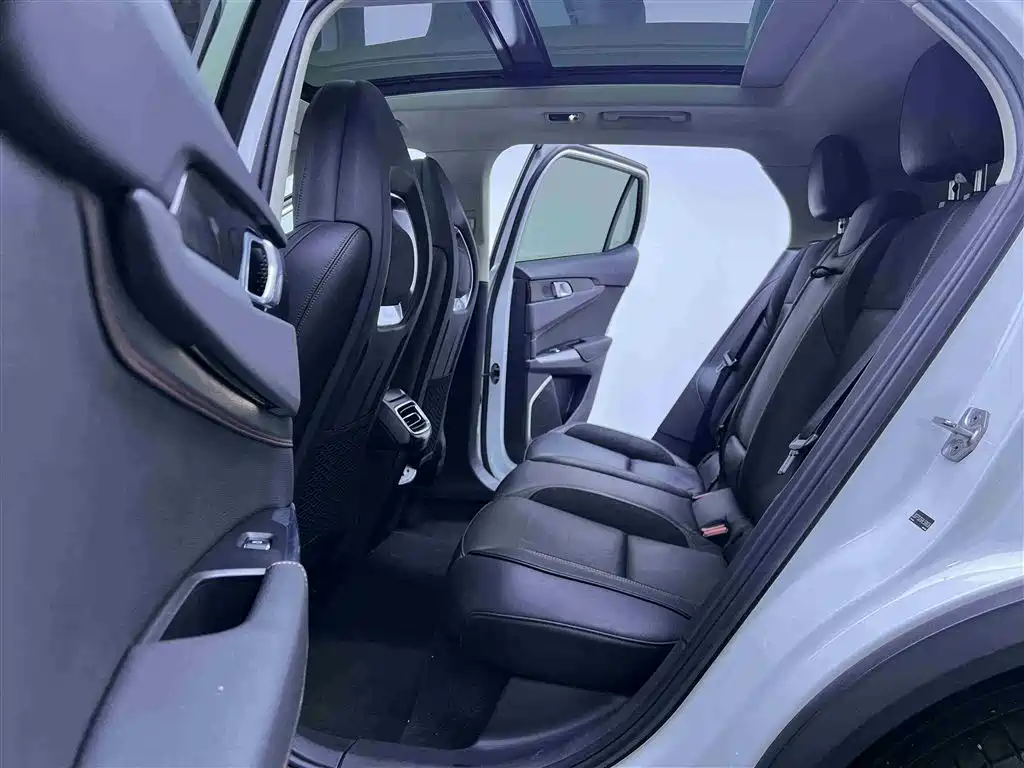 Lynk & Co 01 2017 2.0T AWD Pro фото 12
