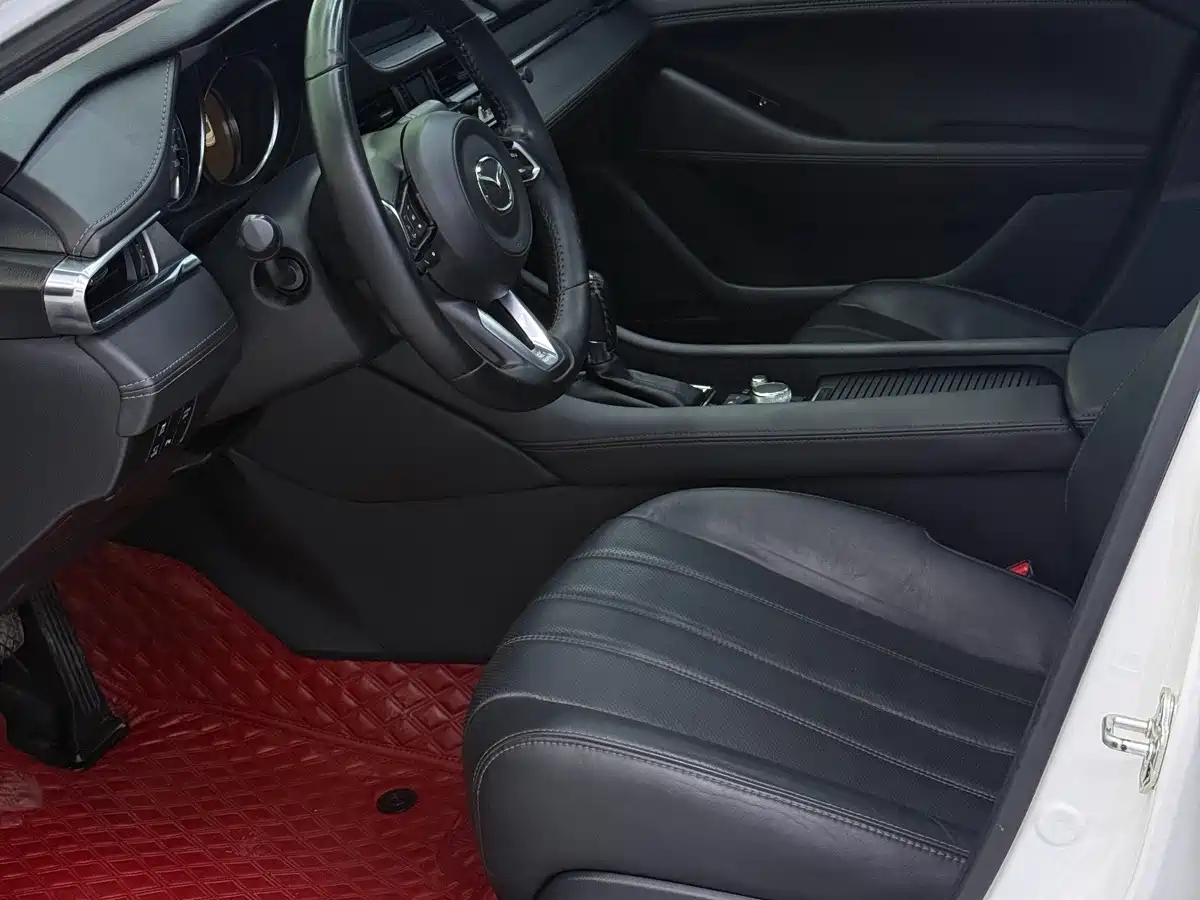 Photo 7 - Mazda Atenza