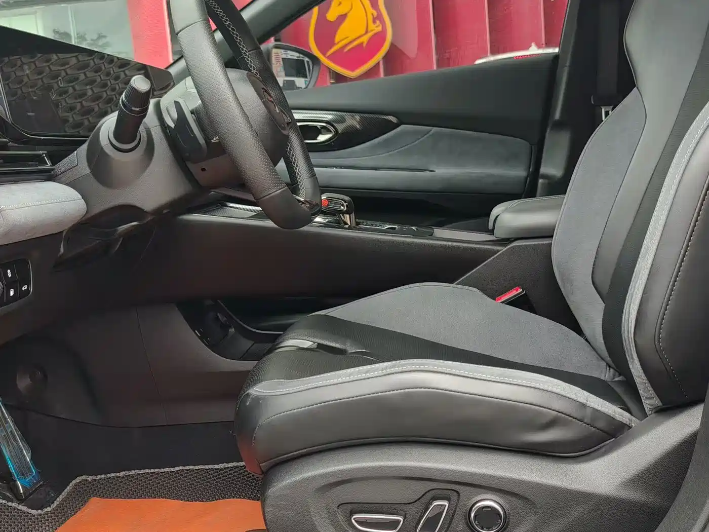 GAC Trumpchi Trumpchi Emkoo 2023 400T Auto R MAX фото 5
