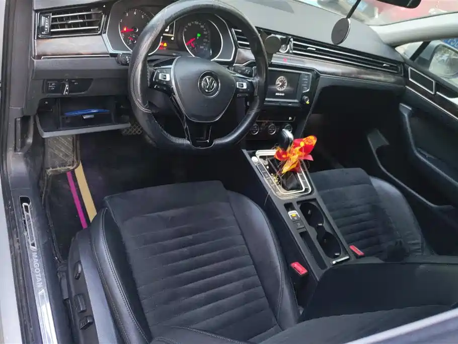 Volkswagen Magotan 2017 330TSI DSG Luxury фото 12