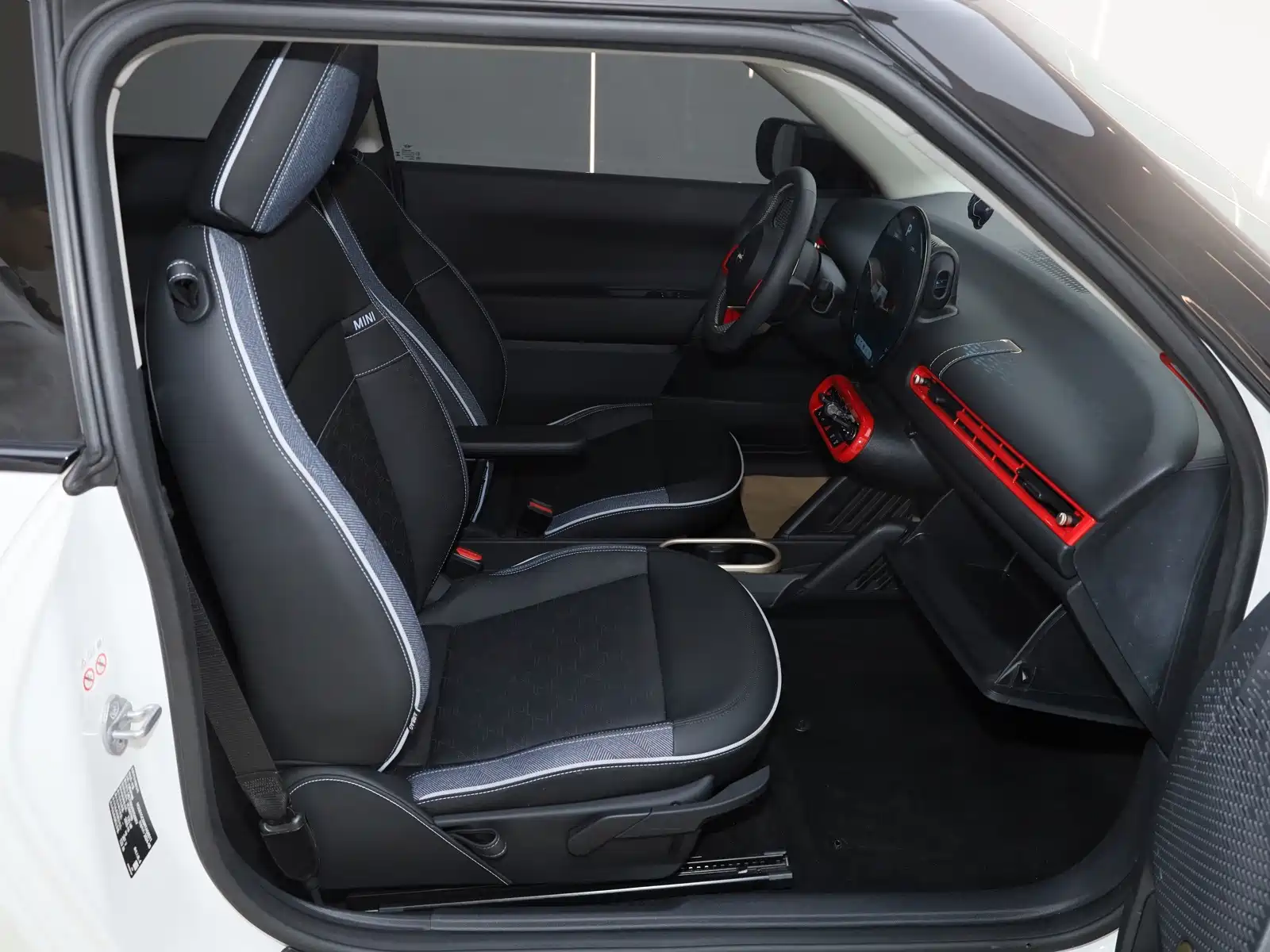 Фото 28 - MINI Electric MINI COOPER