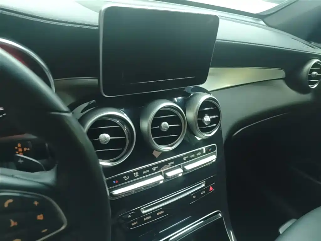 Mercedes-Benz GLC 2019 Model GLC 200 L 4MATIC фото 13