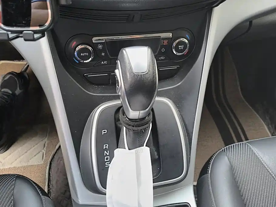 Фото 16 - Ford Kuga